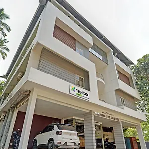 3* Hotel Sreepathi Nirmalyam 400 Mts From Guruvayoor Temple