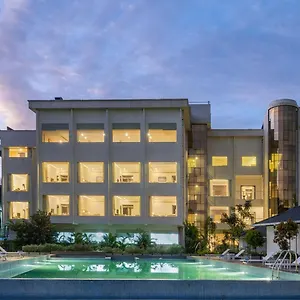5* Resort Blue Serene